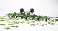 BRUDER 2224 Obraceč sena KRONE KWT 8.82
