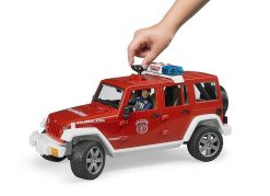 BRUDER 2528 Červený požární vůz Jeep Wrangler s figurkou hasiče