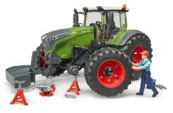 BRUDER 4041 Traktor FENDT 1050 Vario s mechanikem a nářadím