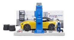 BRUDER 62110 BWORLD Autodílna s mechanikem a autem
