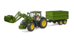 BRUDER 3155 traktor John Deere 7R 350 s čelním nakladačem a tandemovým přepravním přívěsem