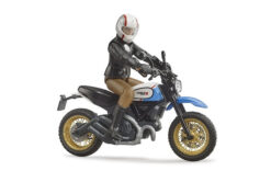 BRUDER 63051 Figurka + motorka Ducati Scrambler Desert Sled